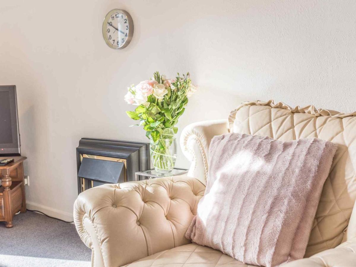 Pass The Keys Comfortable 3 Bed In Central Bowness With Parking Windermere Exterior photo