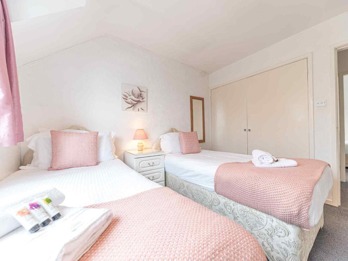 Pass The Keys Comfortable 3 Bed In Central Bowness With Parking Windermere Exterior photo